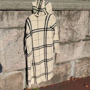 Lauren Ralph Lauren Cream and Black Hand Knit Lambswool Duster Sweater Medium